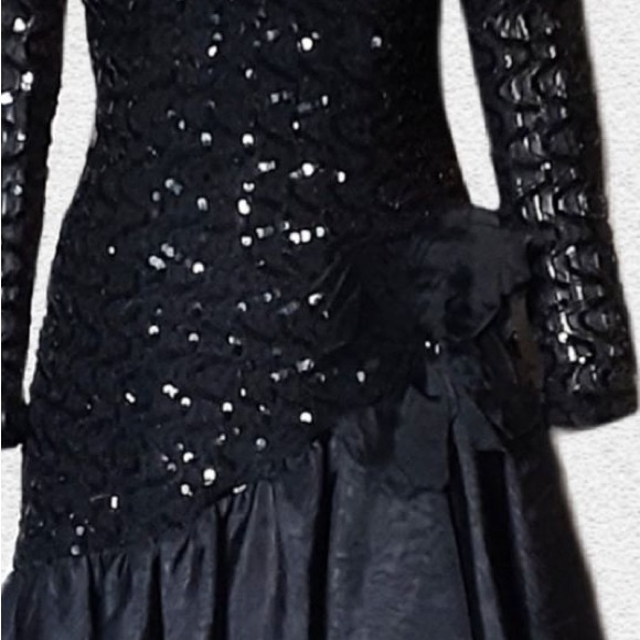 VINTAGE Lace Black Asymmetric Dress, Genuine Vintage 70s, Shiny embellished - Picture 13 of 13